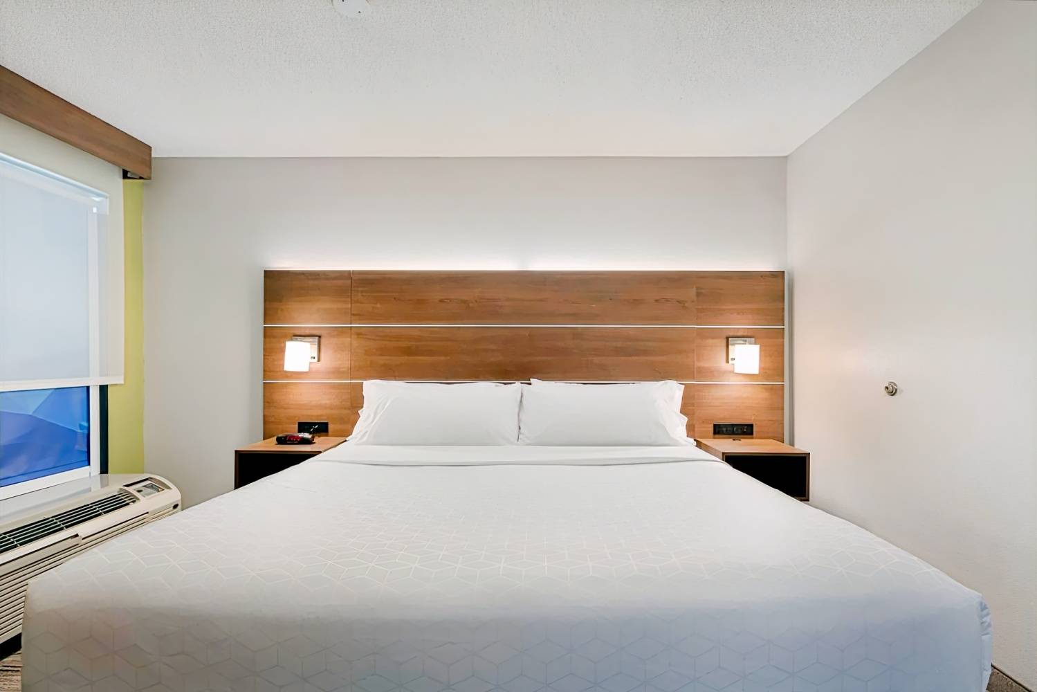 Holiday Inn Express Hotel & Suites Milton