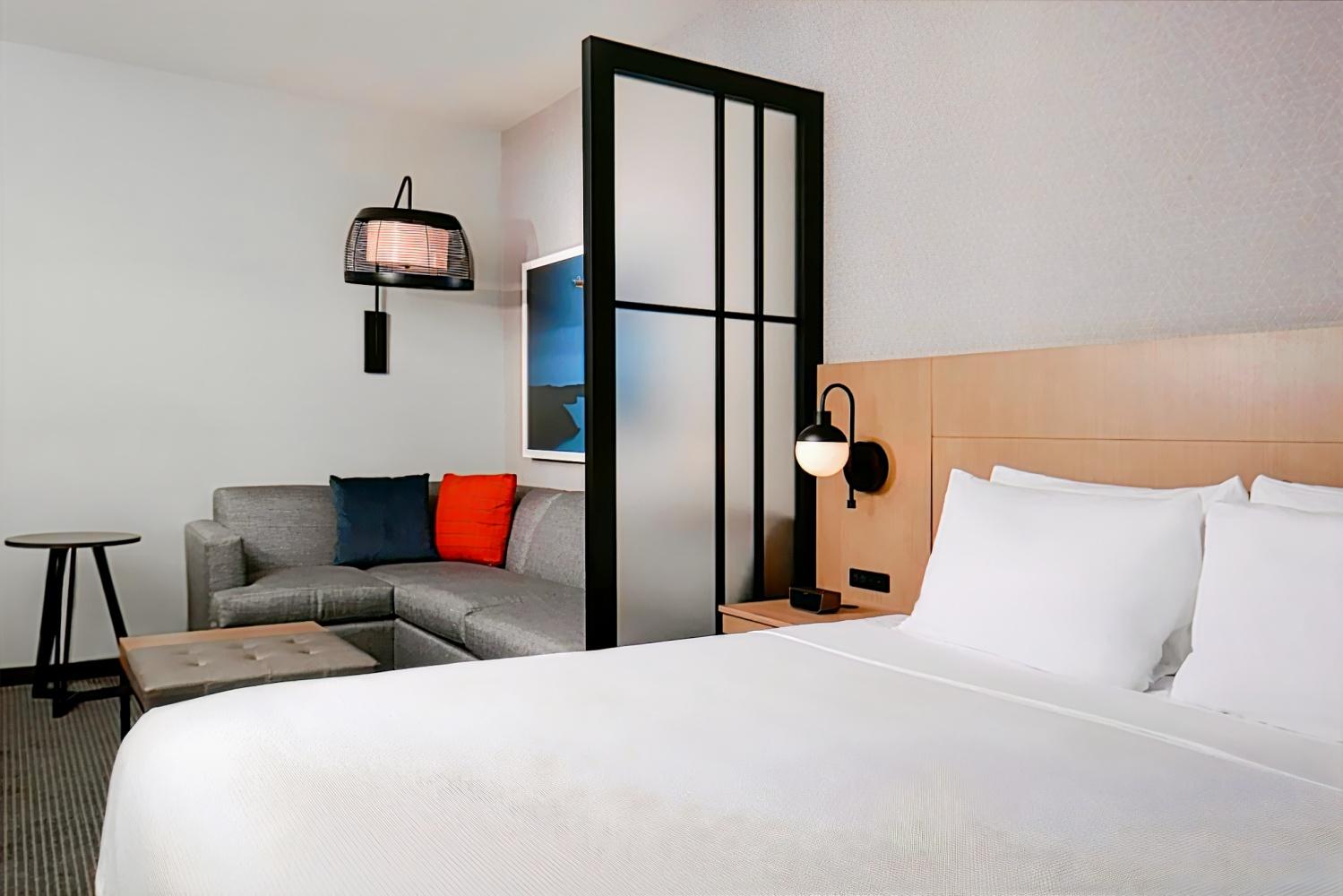 Hyatt Place Pena Station/Denver Airport