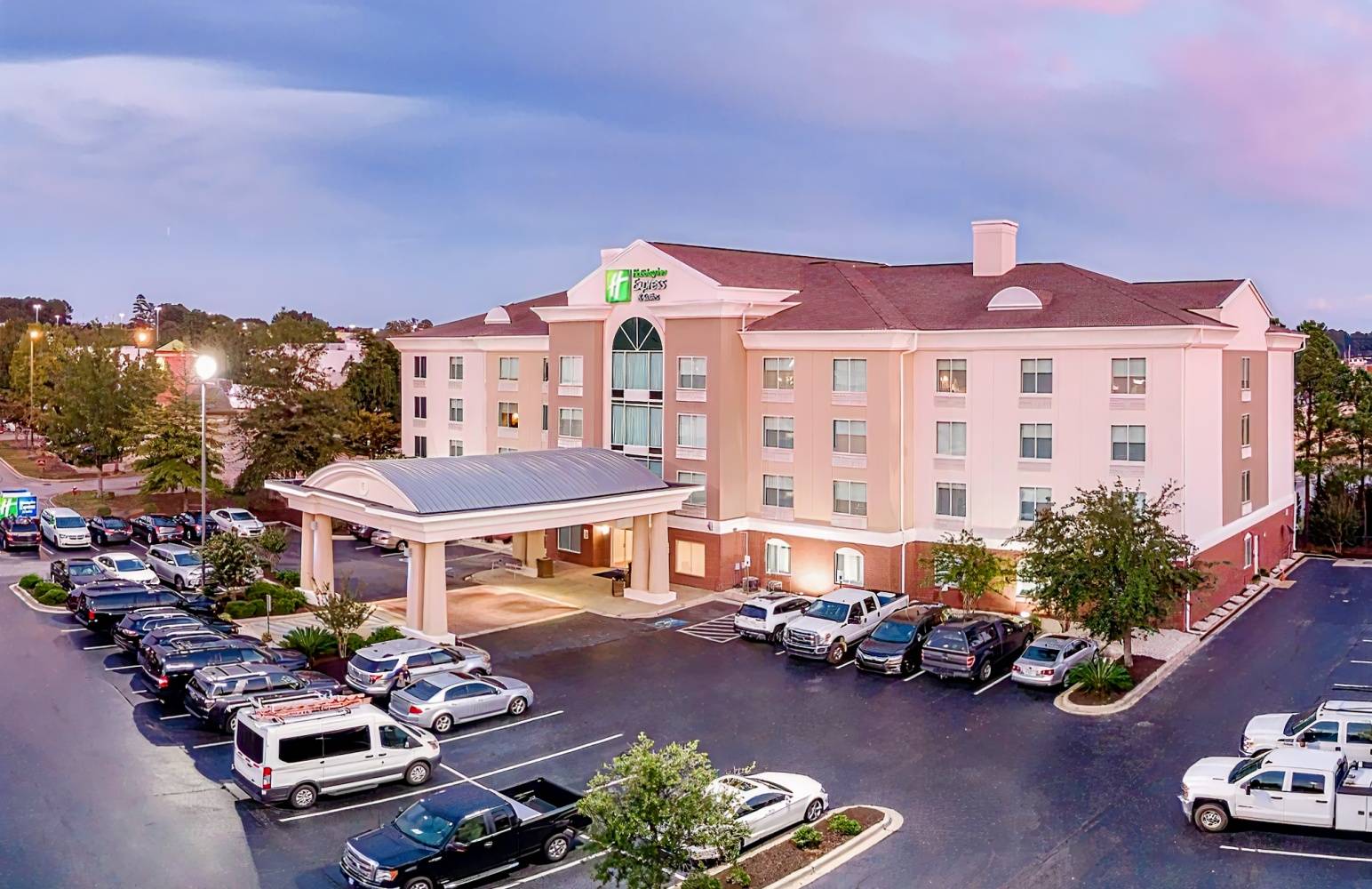 Holiday Inn Express & Suites Columbia-I-26 @ Harbison Blvd