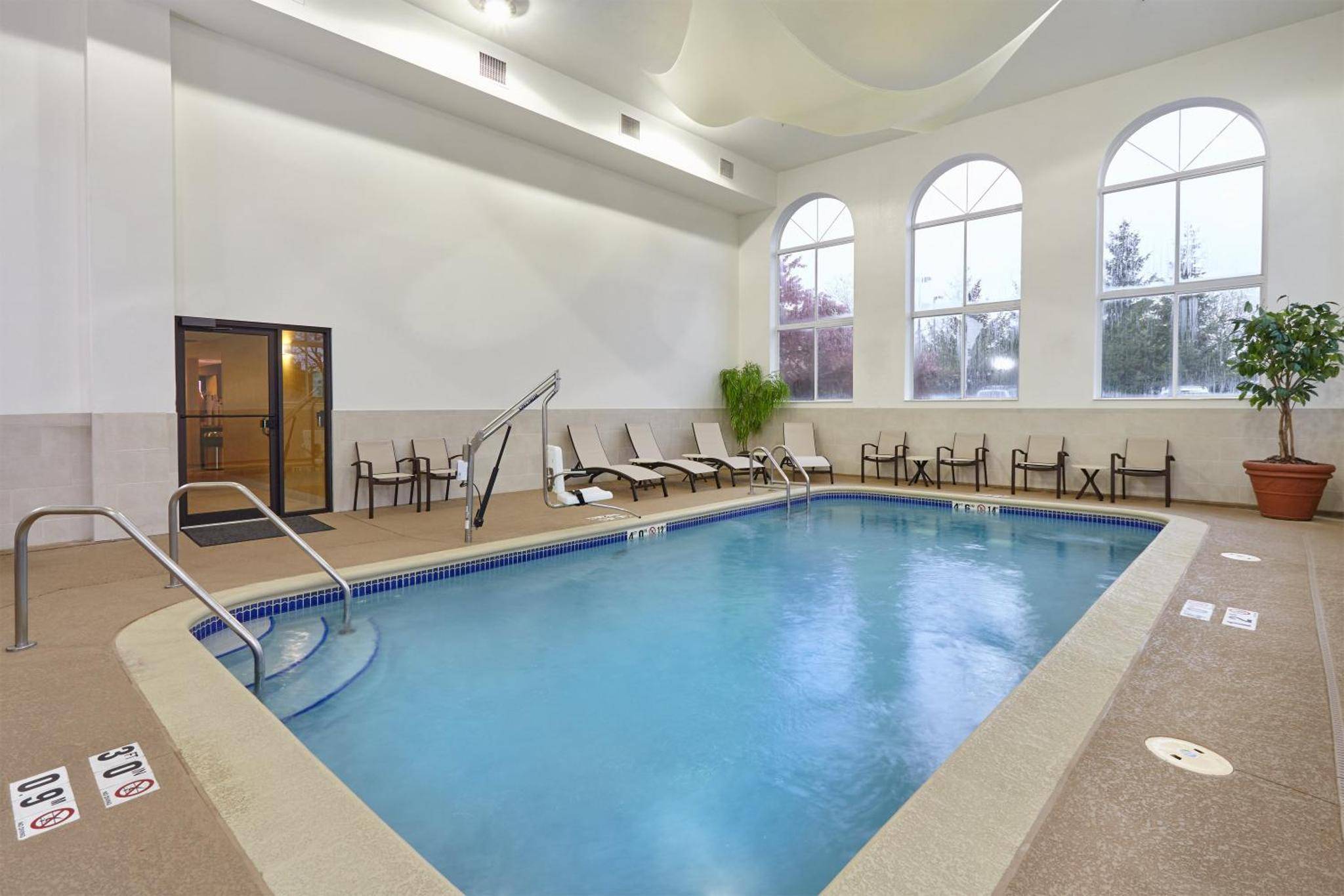 Holiday Inn Express Hotel & Suites Chicago-Libertyville
