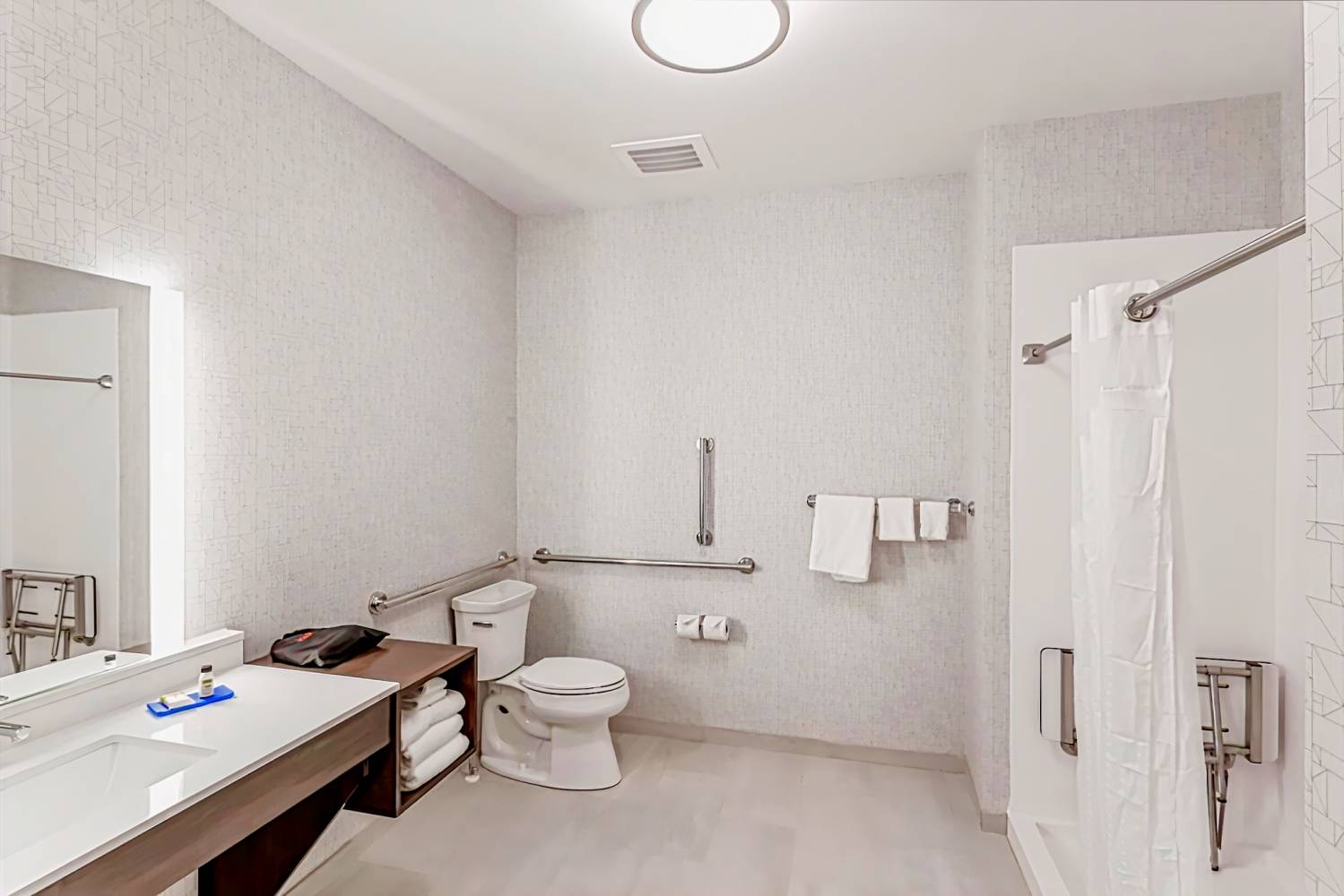 Holiday Inn Express & Suites - Columbus - Worthington