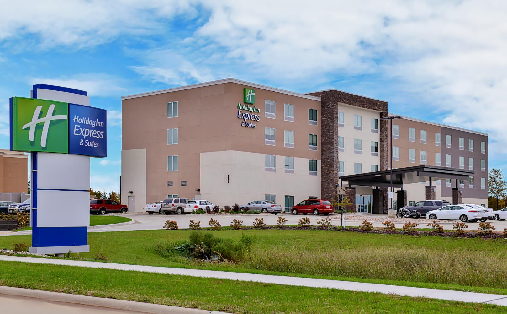 Holiday Inn Express & Suites Marshalltown