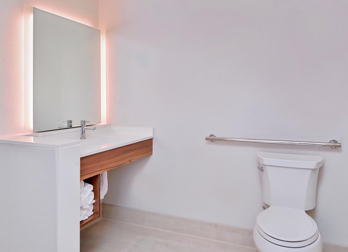 Holiday Inn Express & Suites Marshalltown