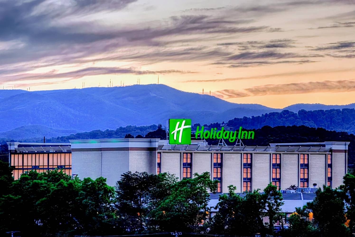 Holiday Inn Roanoke - Tanglewood Route 419 & I 581, an IHG Hotel