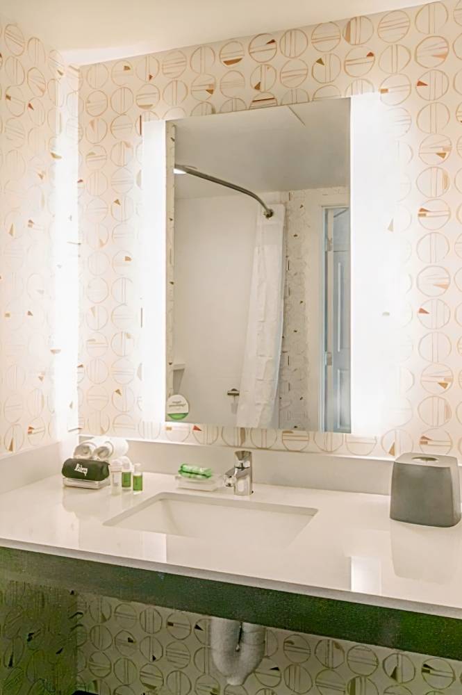 Holiday Inn & Suites Orlando  I-Drive Theme Parks