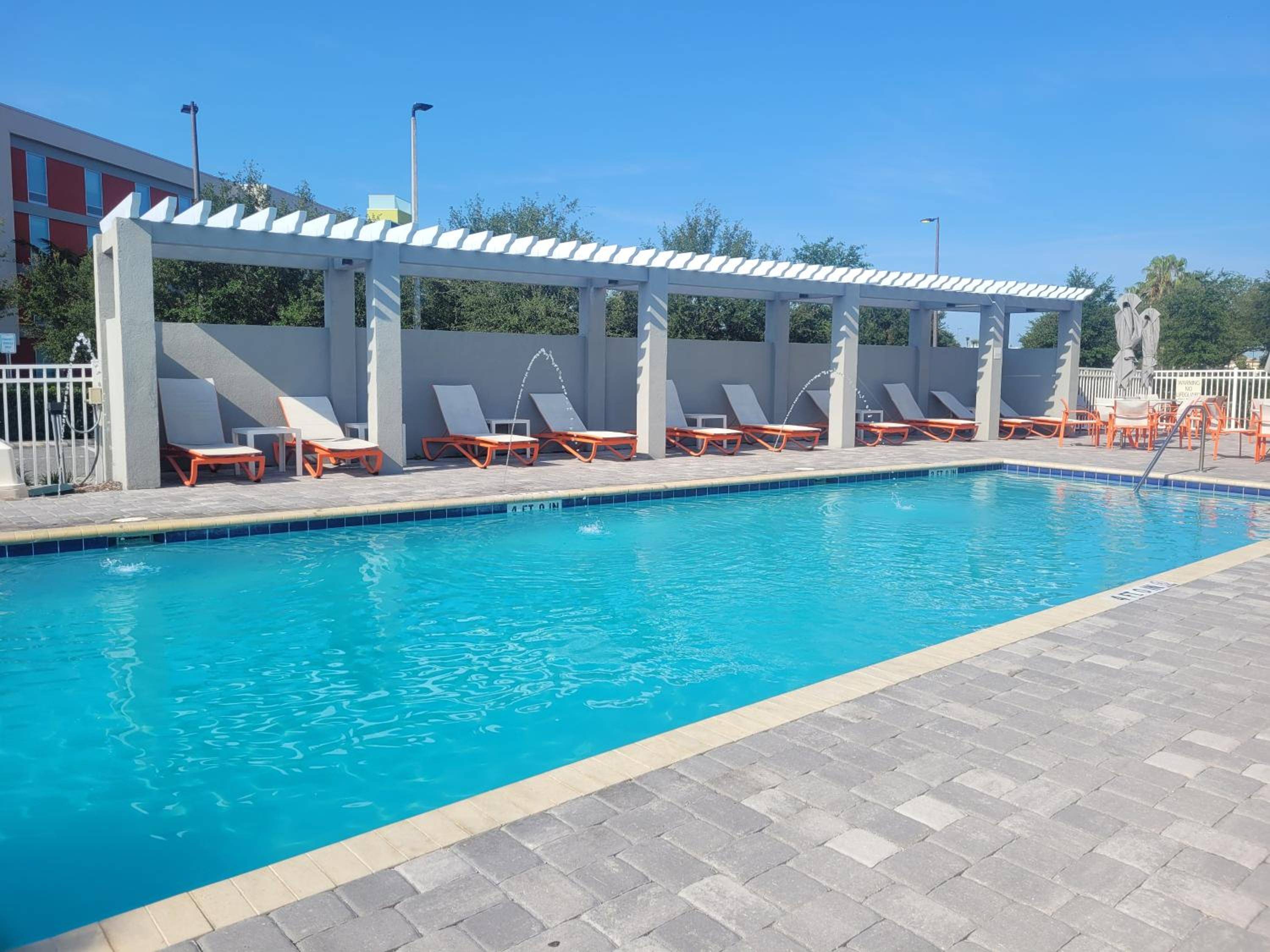 Holiday Inn & Suites Orlando  I-Drive Theme Parks