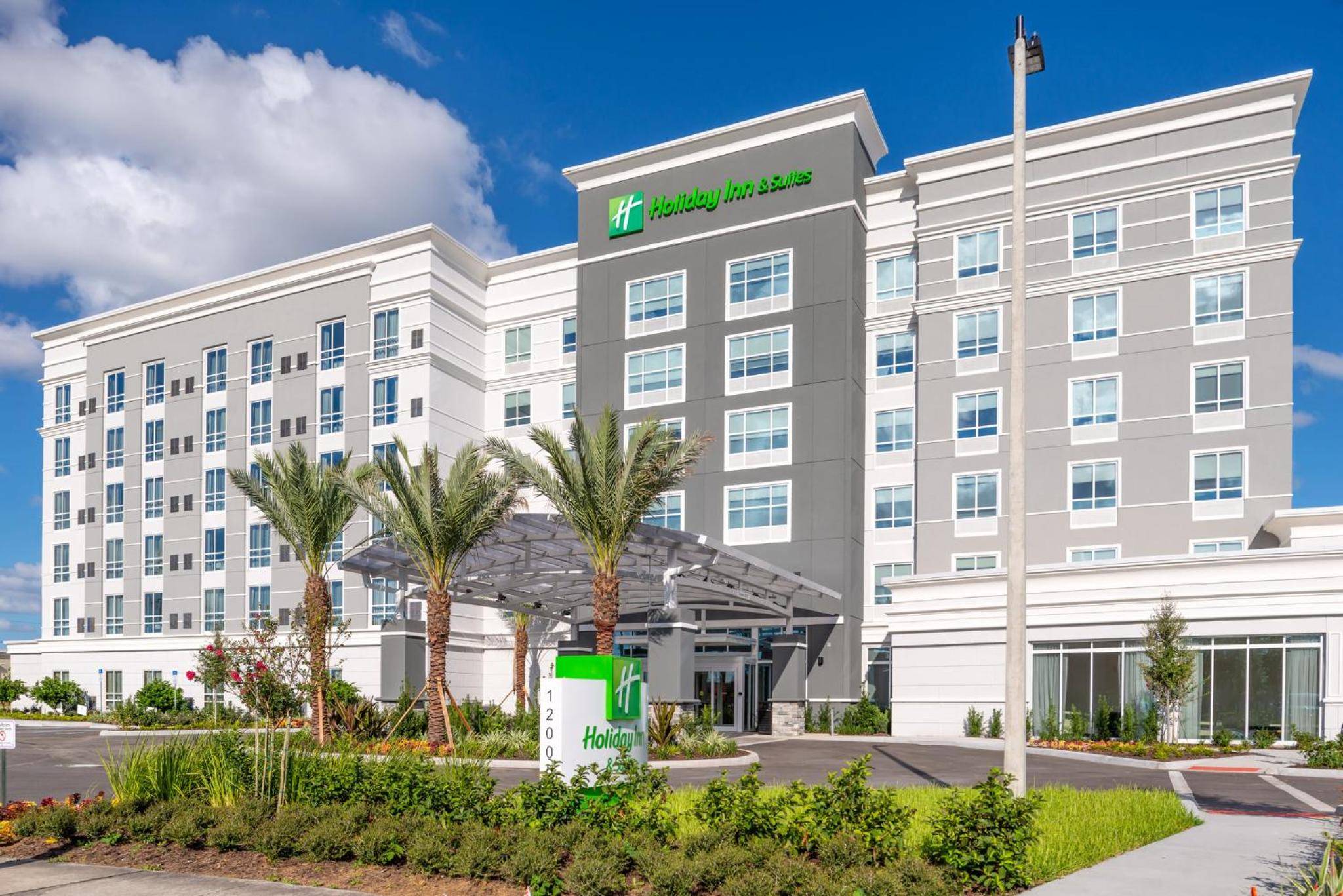 Holiday Inn & Suites Orlando  I-Drive Theme Parks