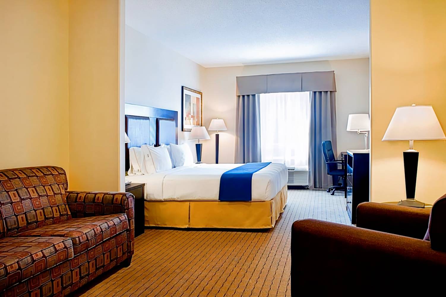 Holiday Inn Express & Suites Regina South, an IHG Hotel