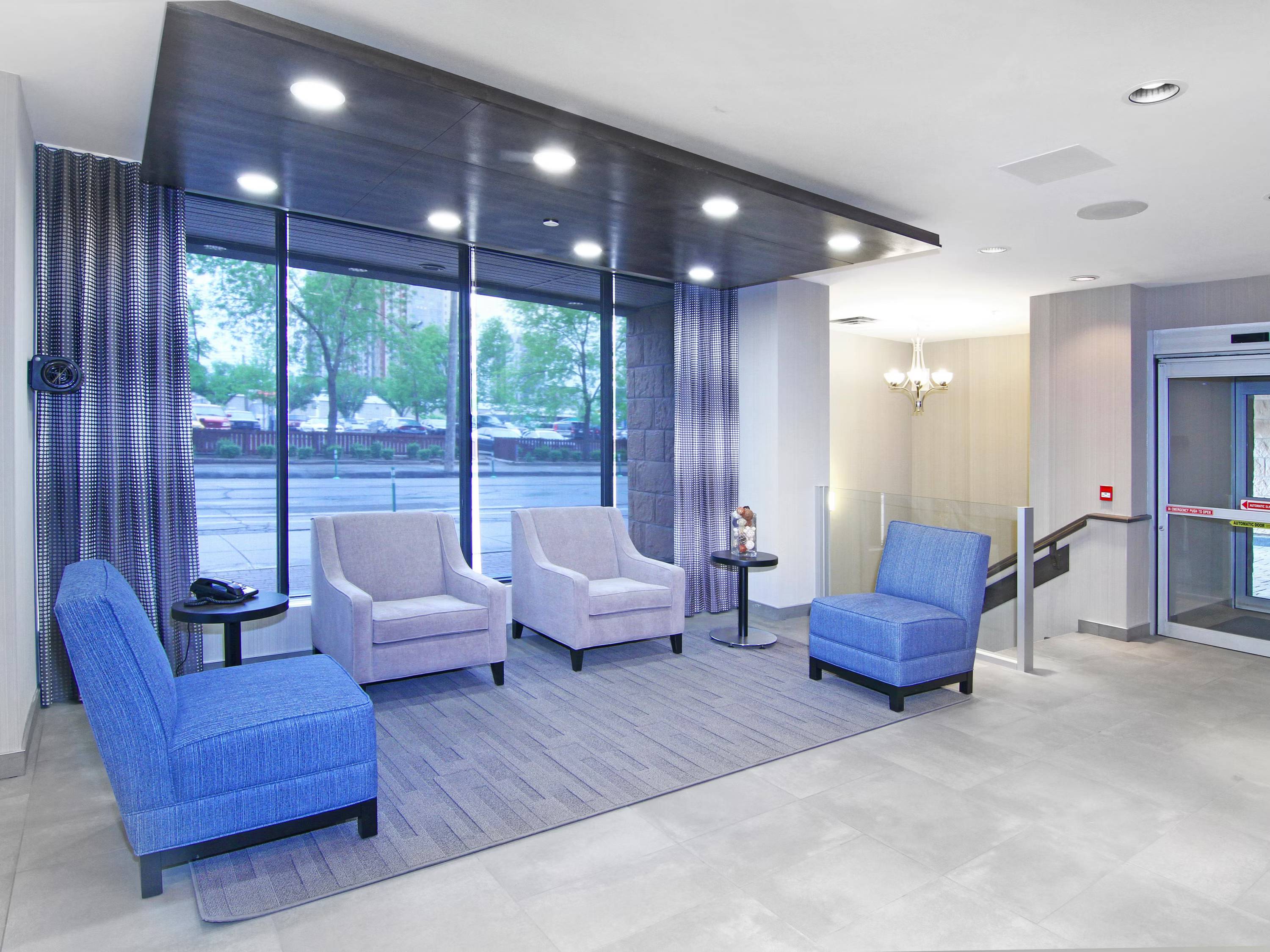 Holiday Inn Express & Suites Calgary Downtown