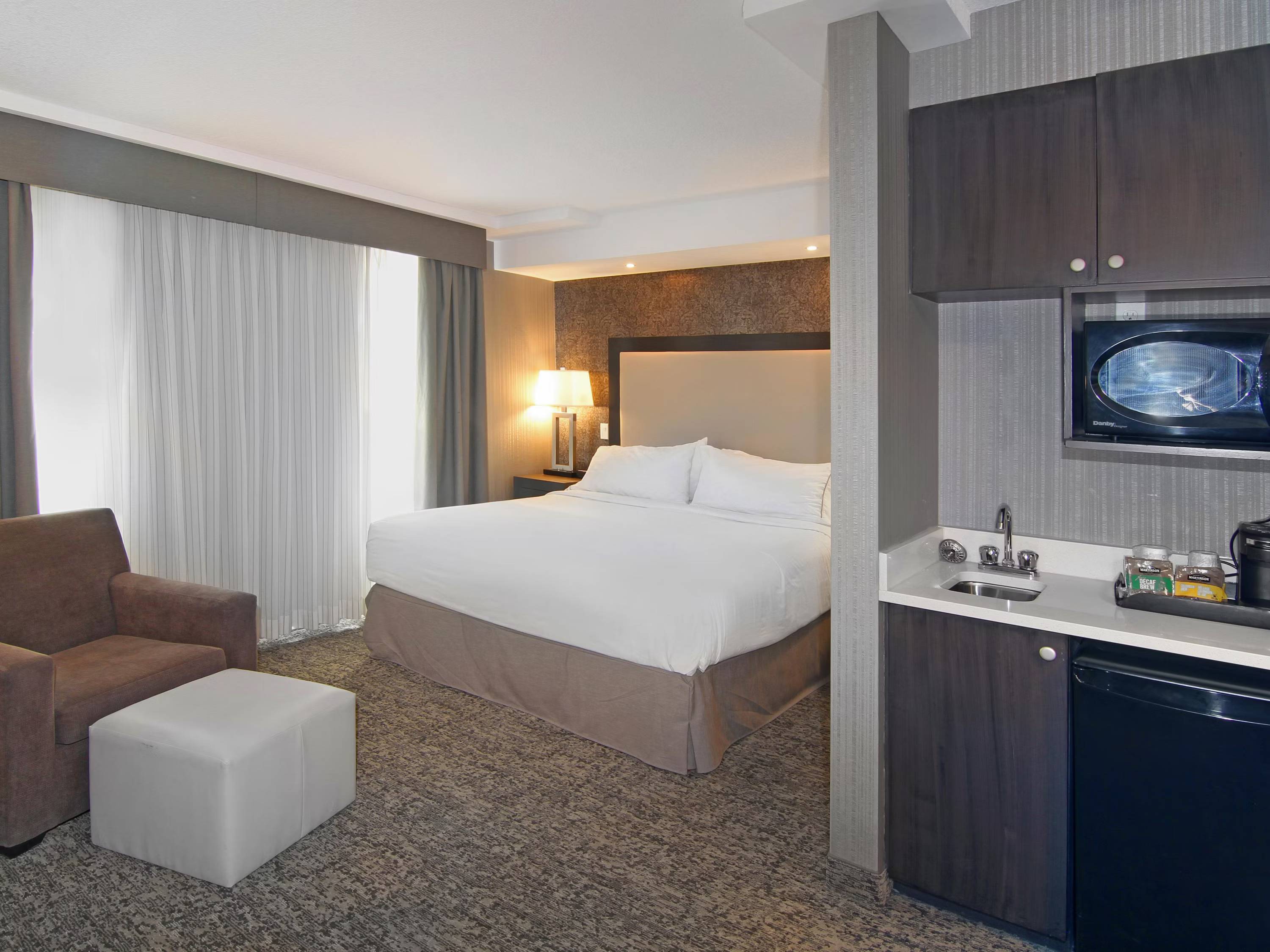 Holiday Inn Express & Suites Calgary Downtown