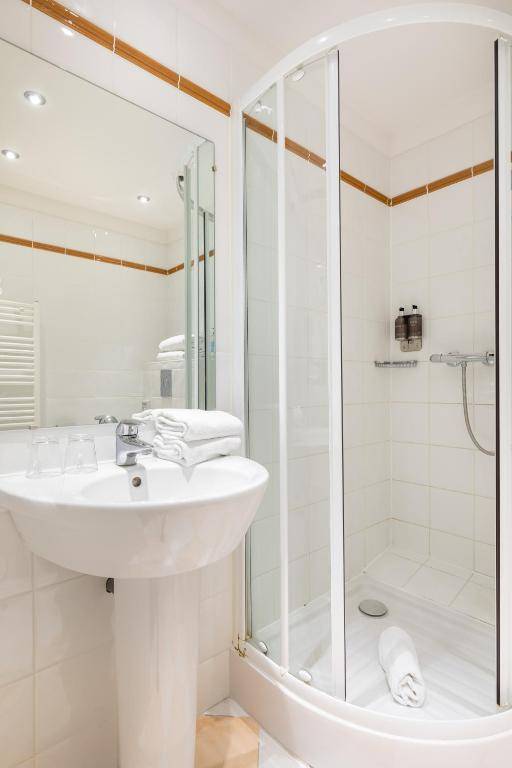 Hôtel Charlemagne by HappyCulture