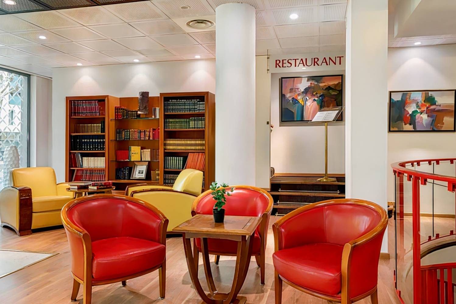 Hôtel Charlemagne by HappyCulture