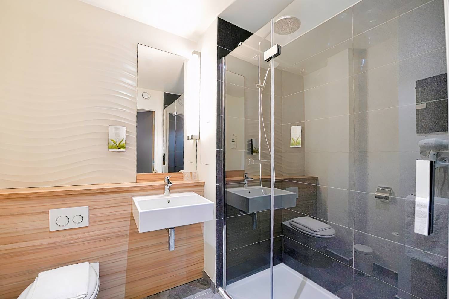 Campanile Paris Clichy Centre