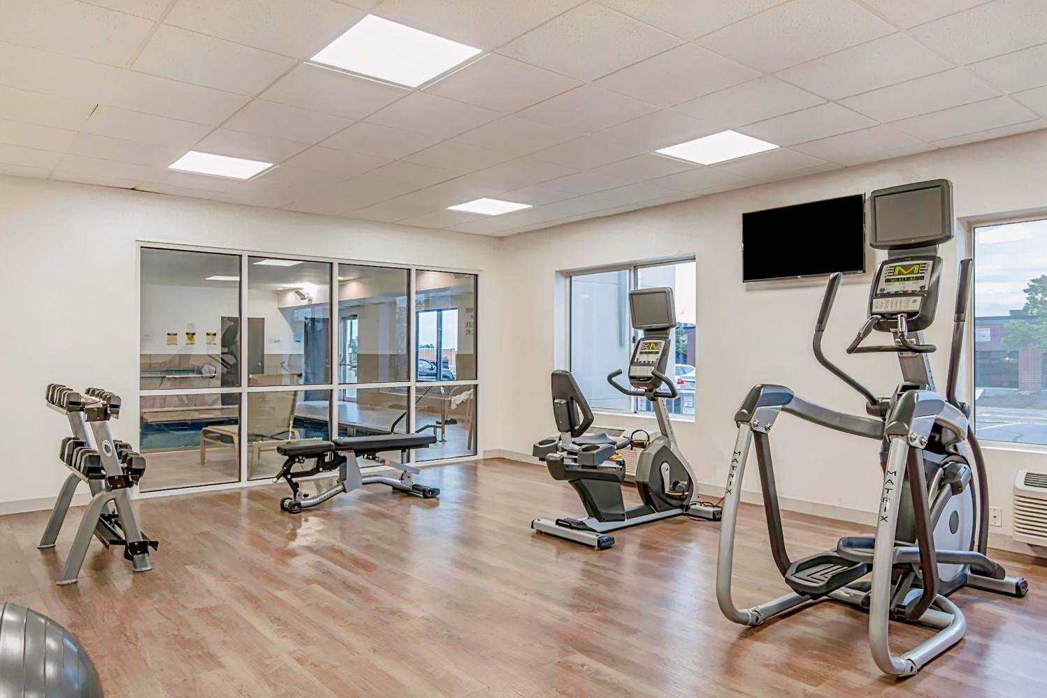 Holiday Inn Express & Suites Chicago West - St Charles