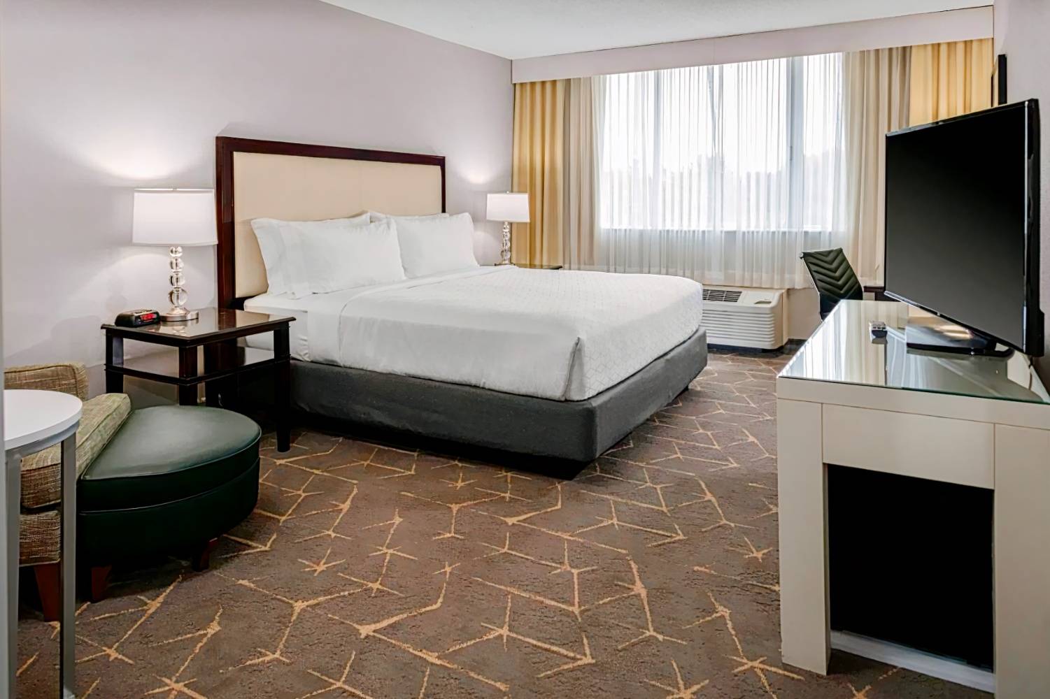 Holiday Inn & Suites Marlborough