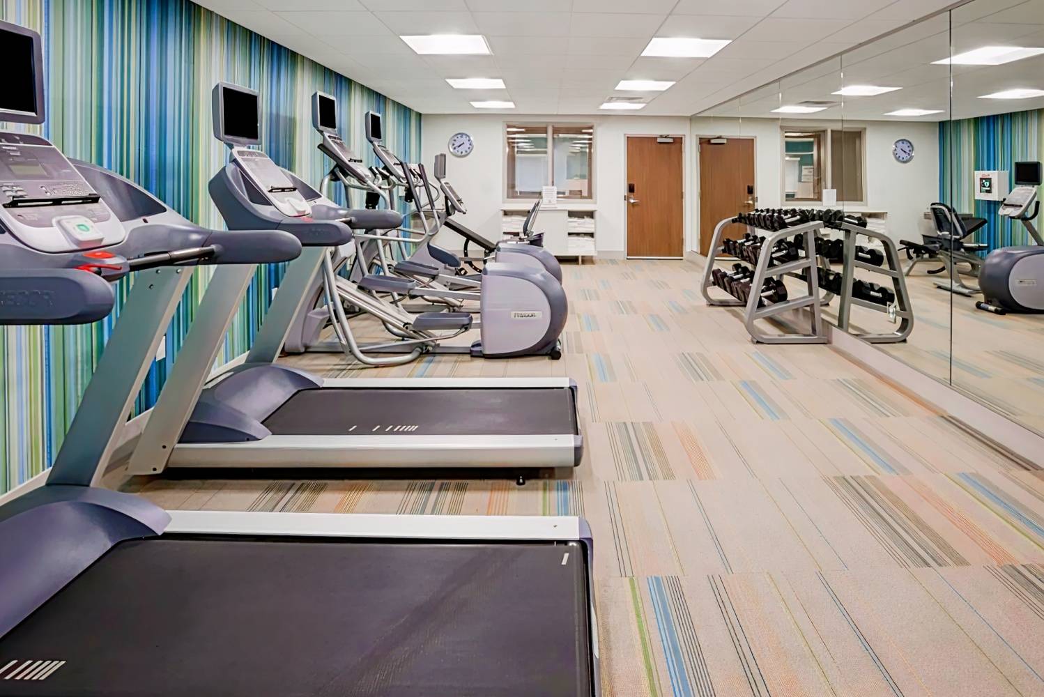 Holiday Inn Express and Suites Des Moines Downtown