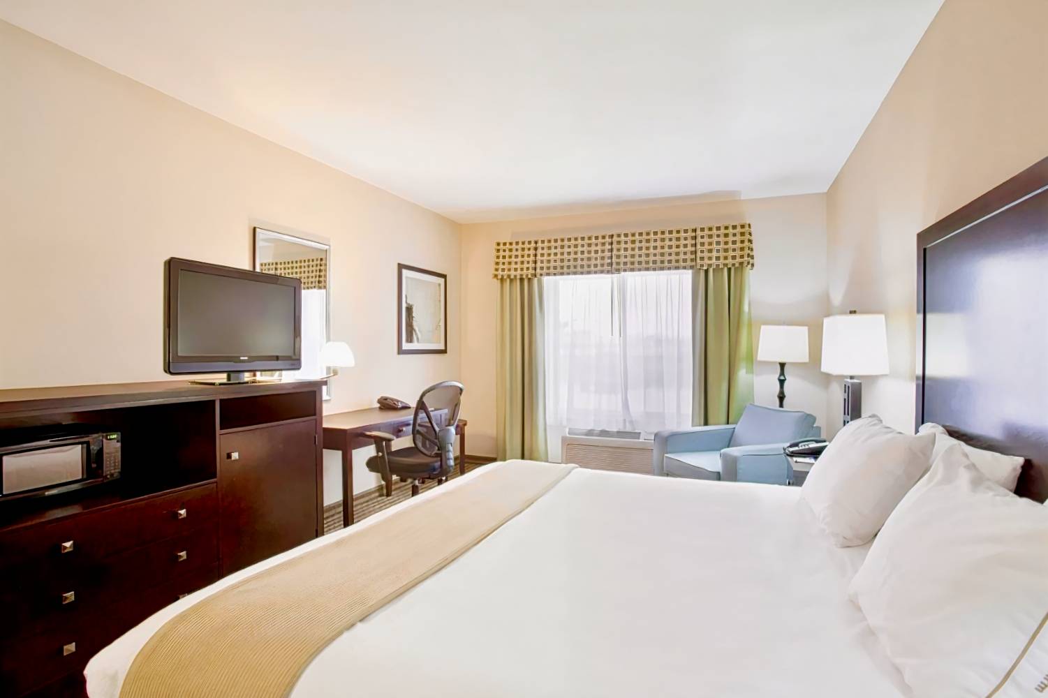 Holiday Inn Express Le Roy - Bloomington Area