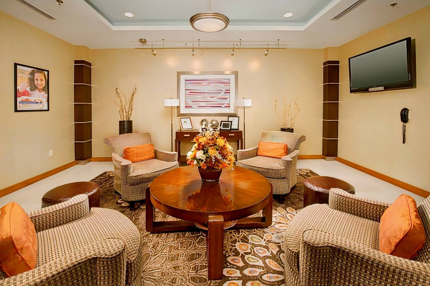 Holiday Inn Express & Suites Columbia - East Elkridge, an IHG Hotel