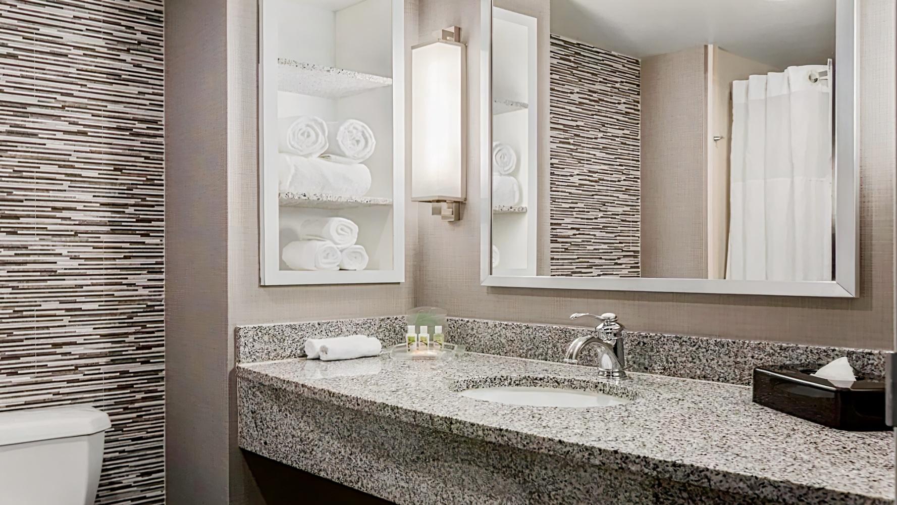 Holiday Inn & Suites Williamsburg-Historic Gateway