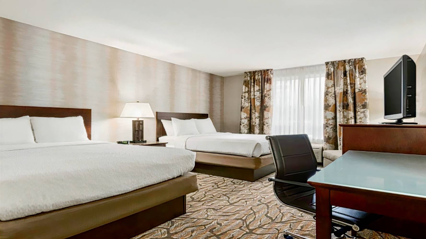 Holiday Inn & Suites Williamsburg-Historic Gateway