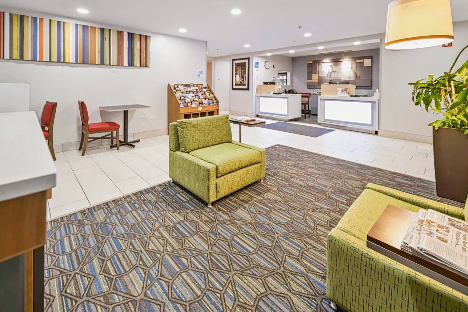 Holiday Inn Express Chicago Northwest-Vernon Hills, an IHG Hotel