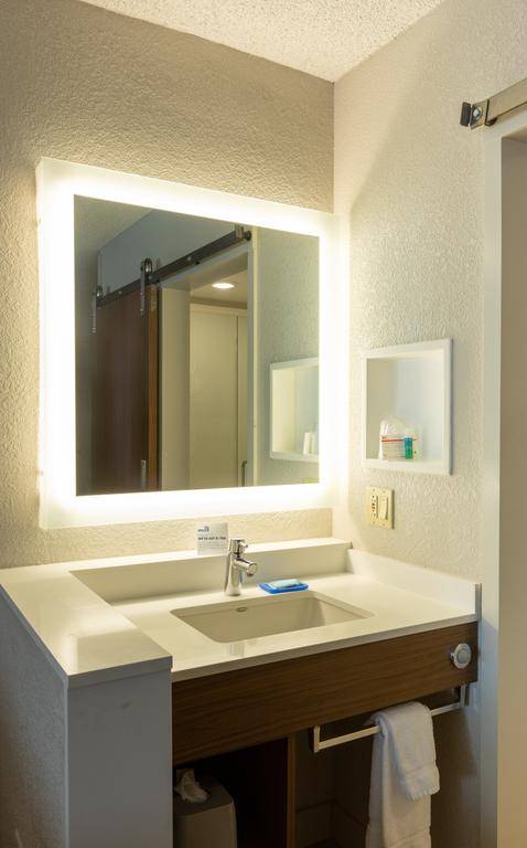 Holiday Inn Express New Orleans Dwtn - Fr Qtr Area