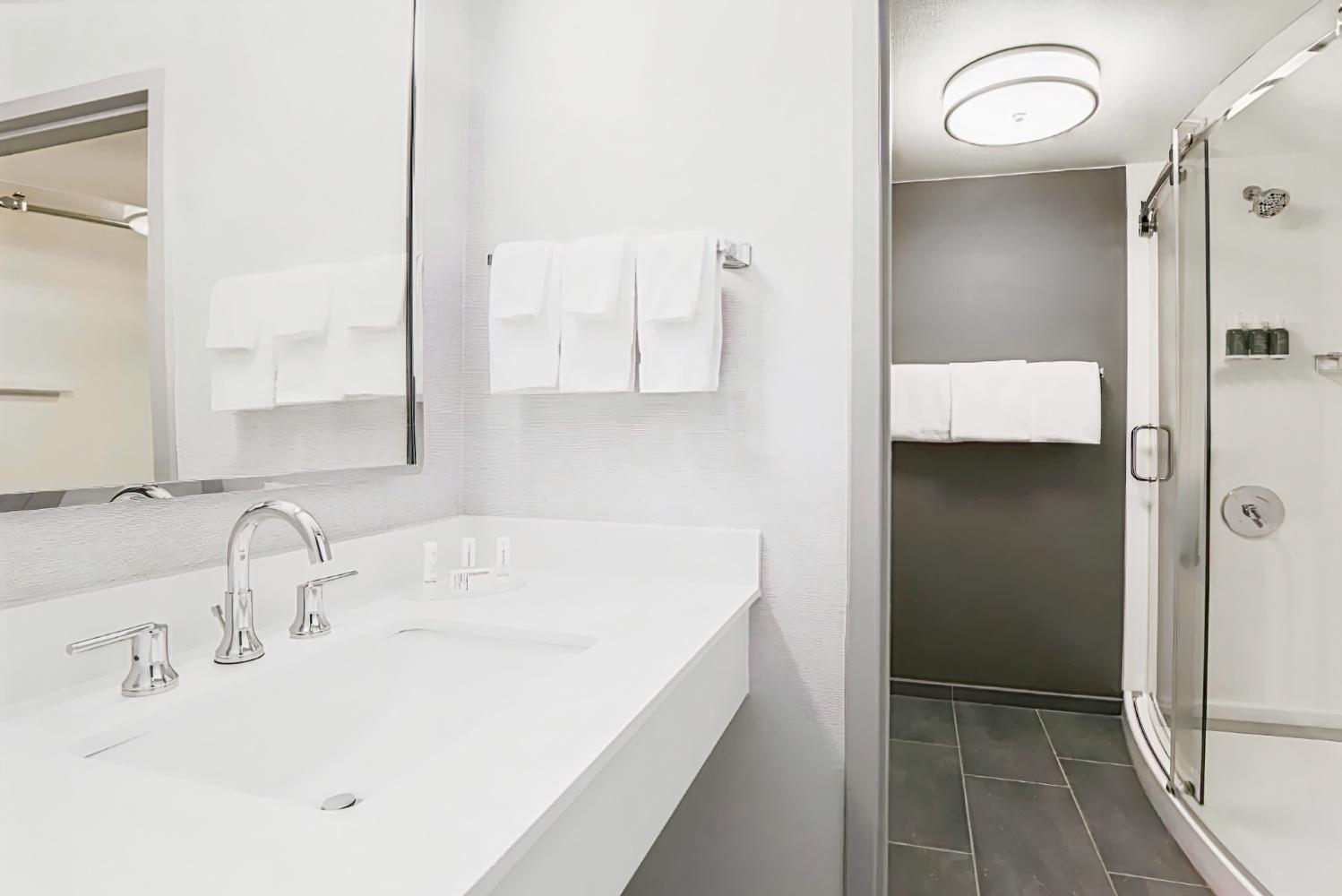 Courtyard by Marriott Tucson Airport