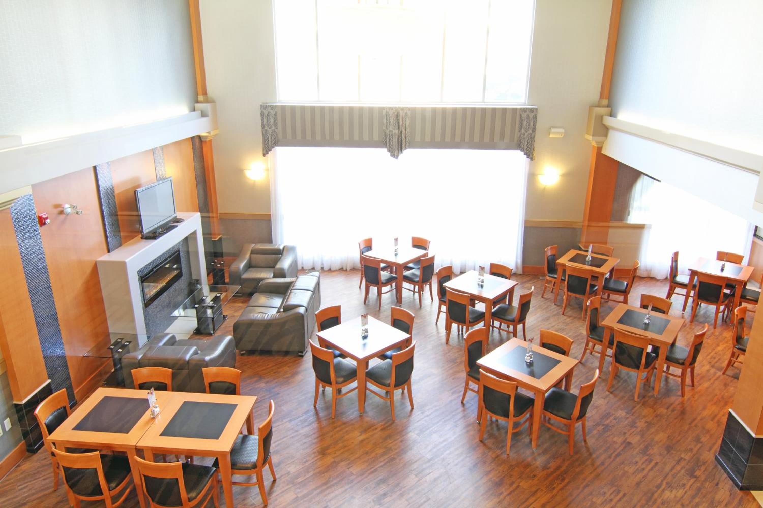 Holiday Inn Express & Suites, Calgary South McLeod Trail