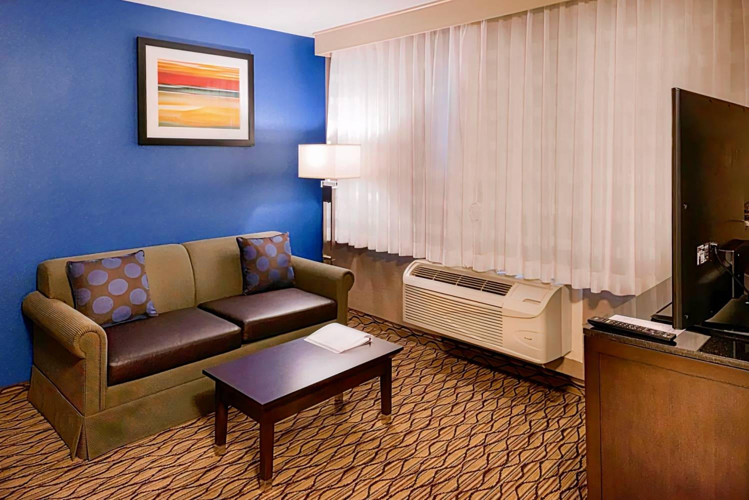 Holiday Inn Express Hotel & Suites Pasadena-Colorado Boulevard, an IHG Hotel