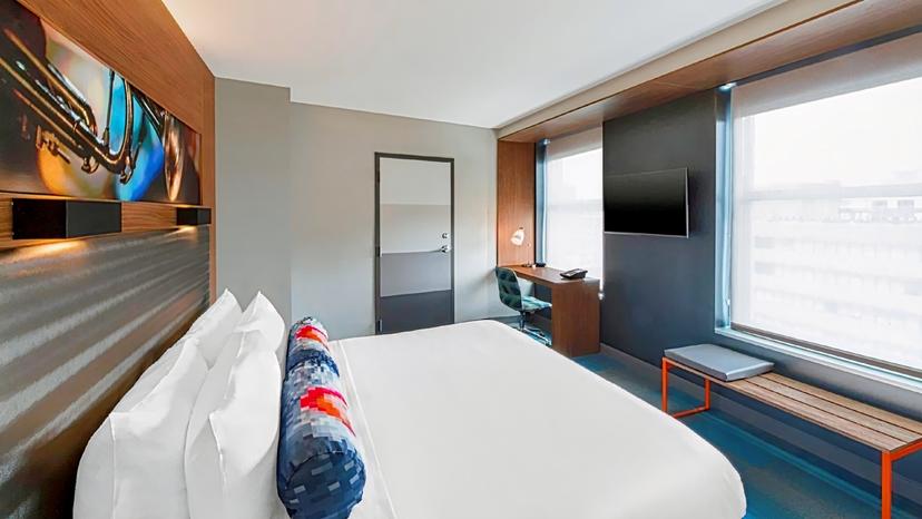 Aloft New York LaGuardia Airport