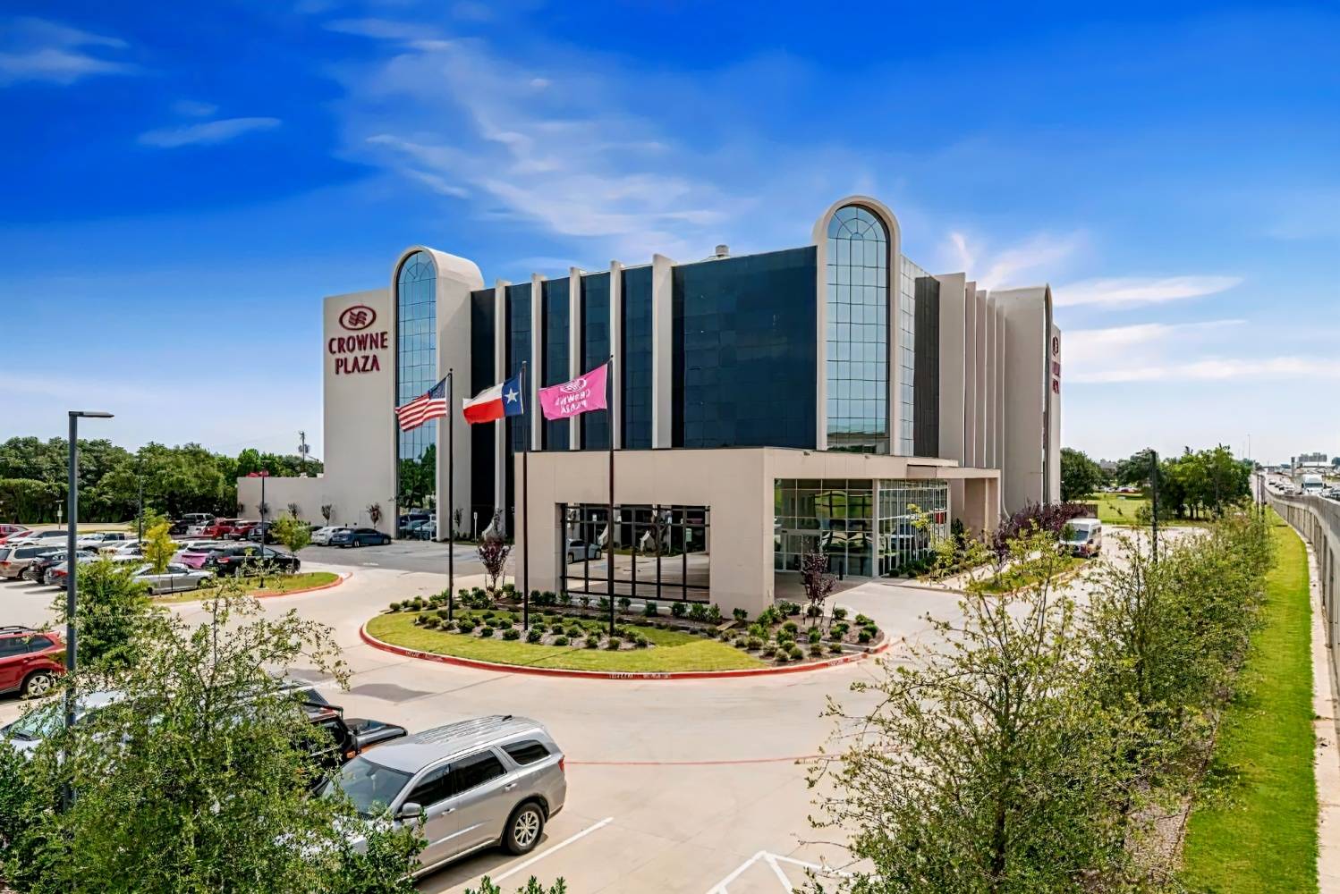 Crowne Plaza Suites Arlington - Ballpark - Stadium