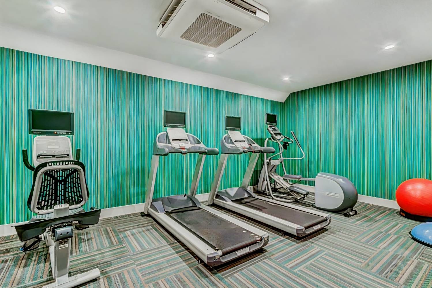 Holiday Inn Express Newberg - Wine Country