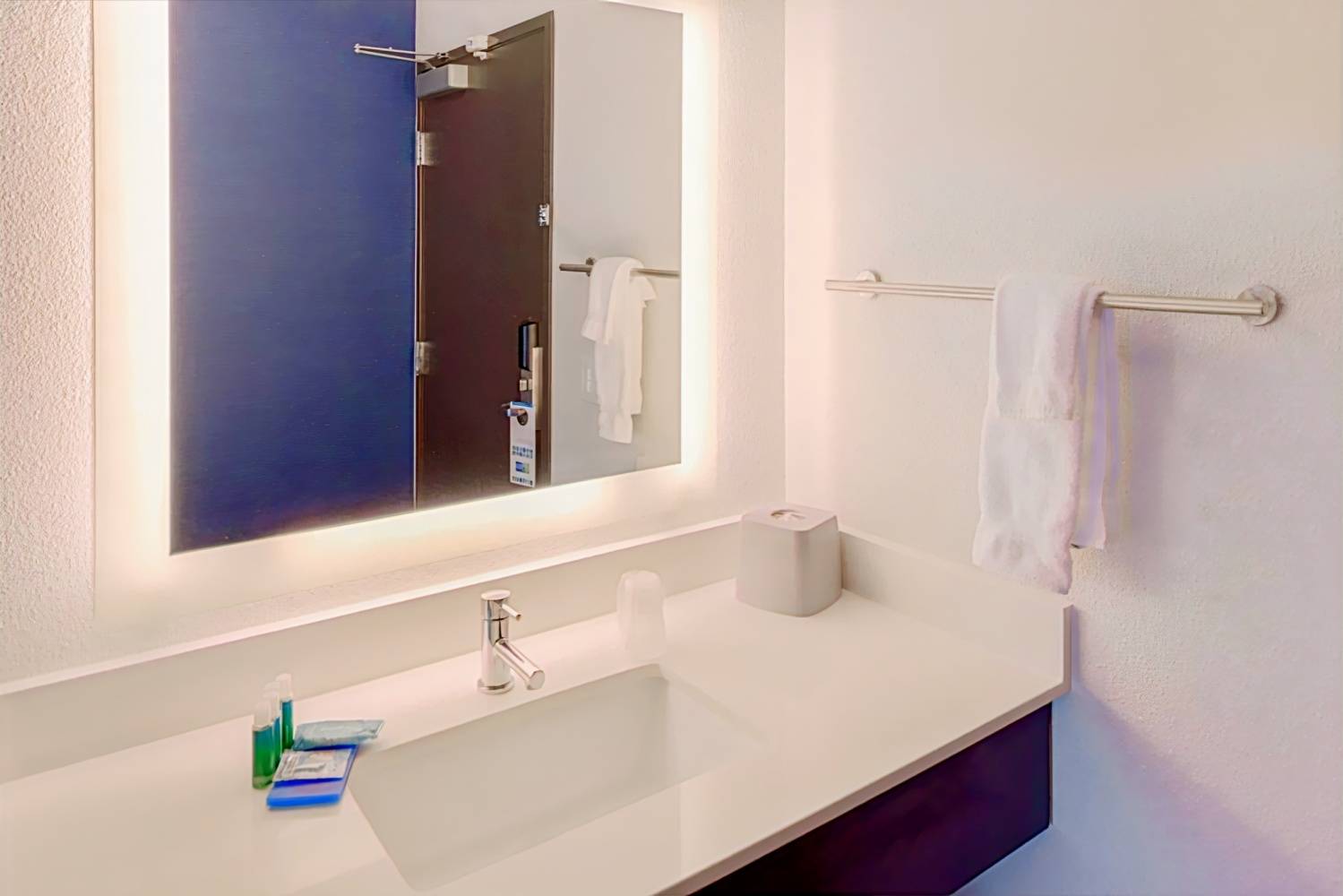 Holiday Inn Express Newberg - Wine Country