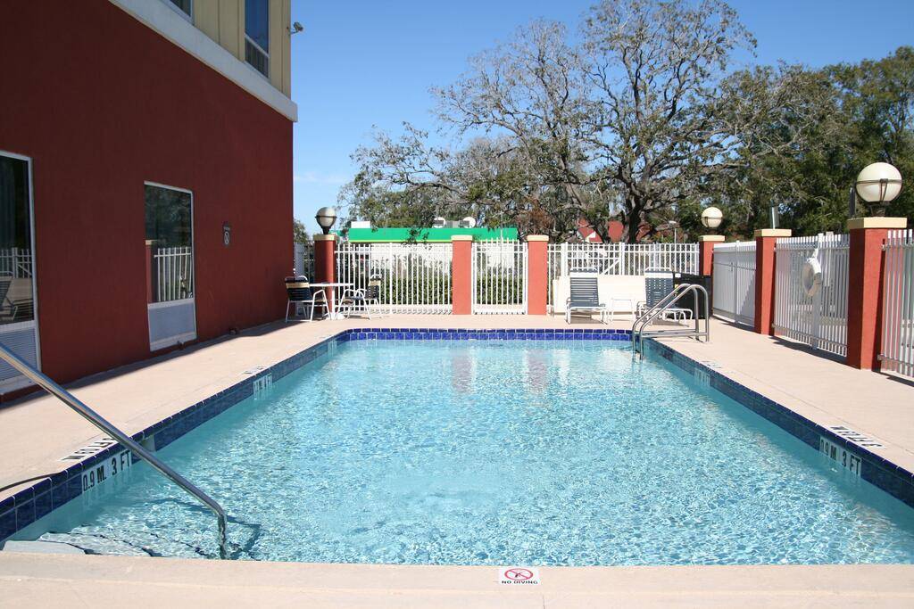 Holiday Inn Express Hotel & Suites Tampa-Fairgrounds-Casino