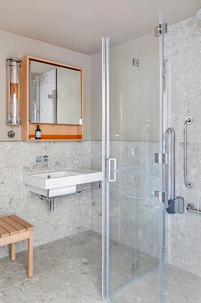 Locke at Broken Wharf