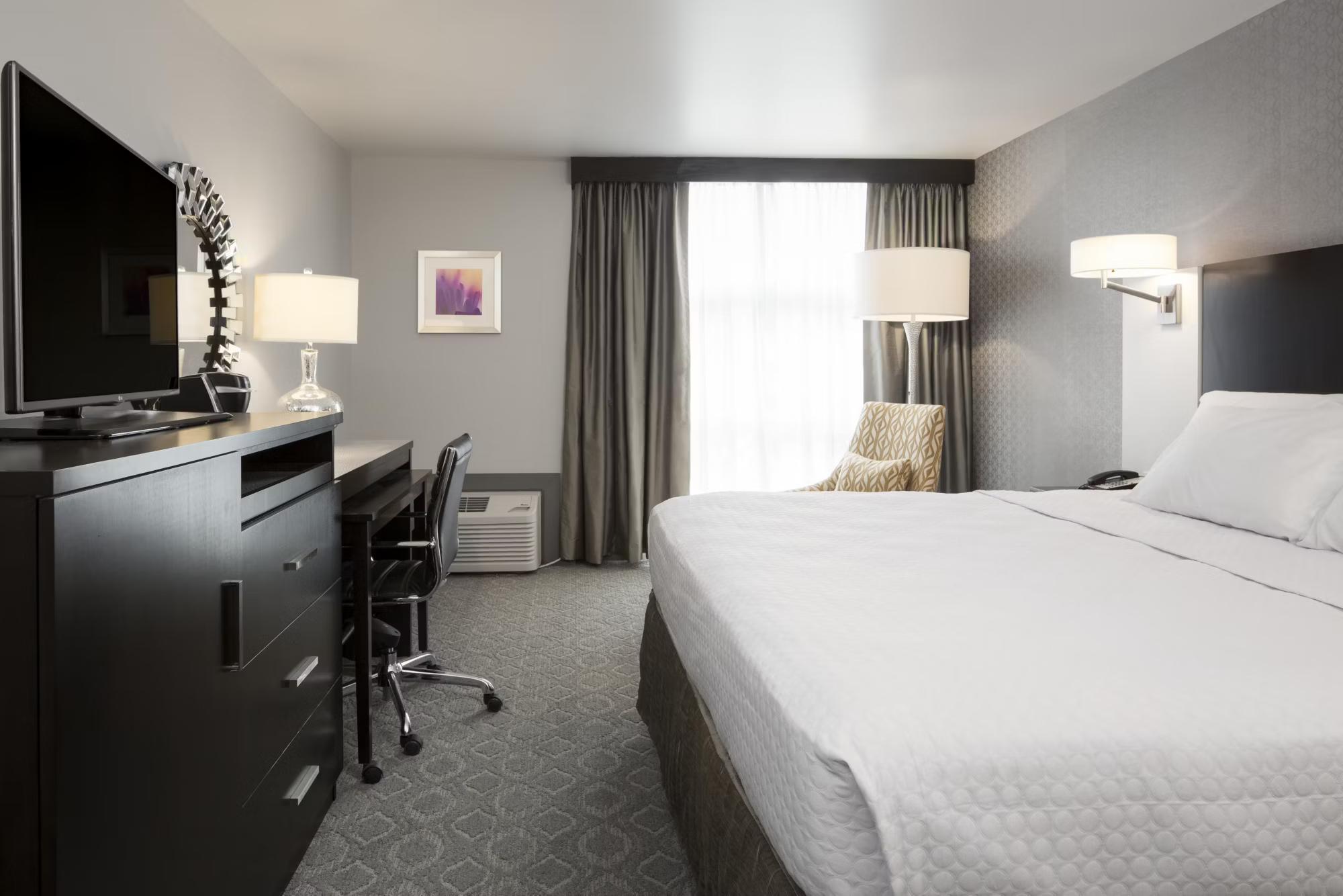 Crowne Plaza Chicago SW - Burr Ridge, an IHG Hotel