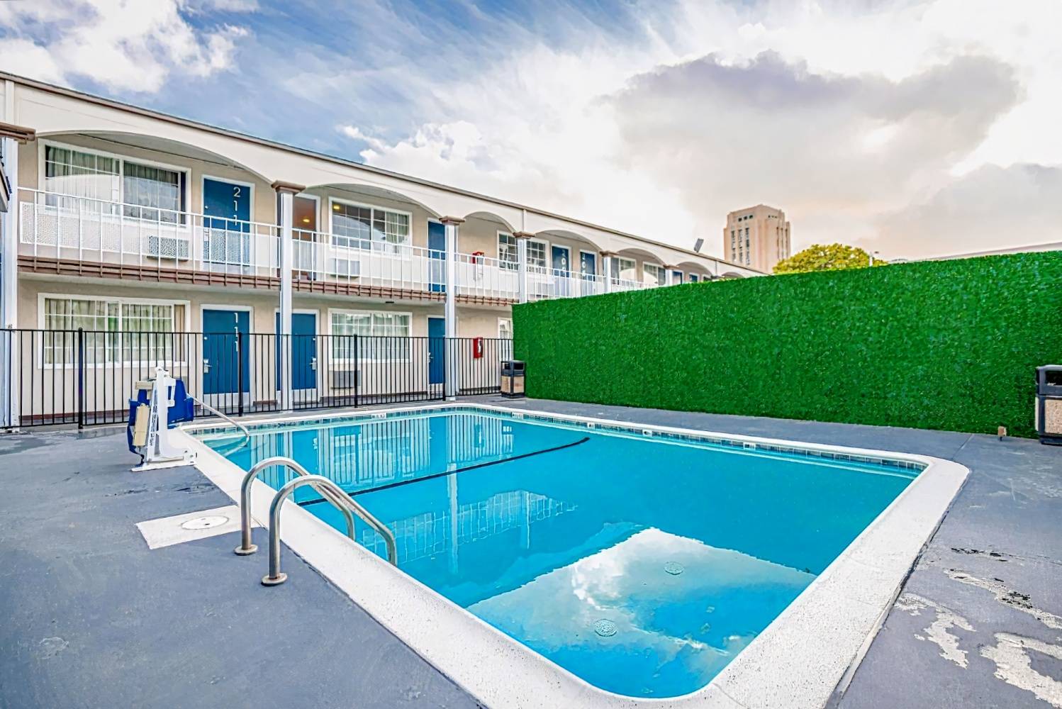 Pacific Inn and Suites-Convention Center-Gaslamp-Seaworld