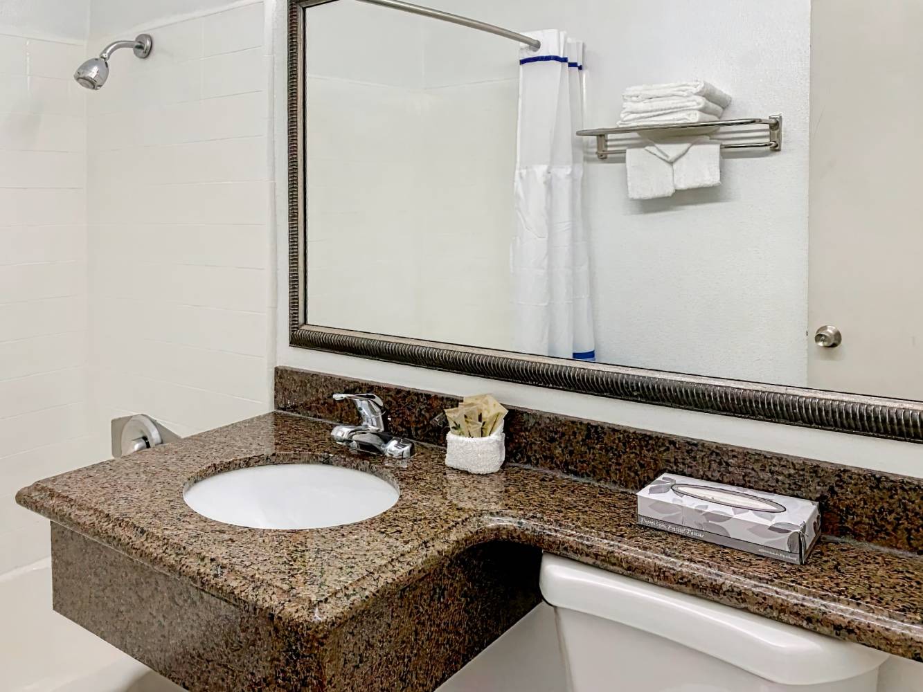 Pacific Inn and Suites-Convention Center-Gaslamp-Seaworld