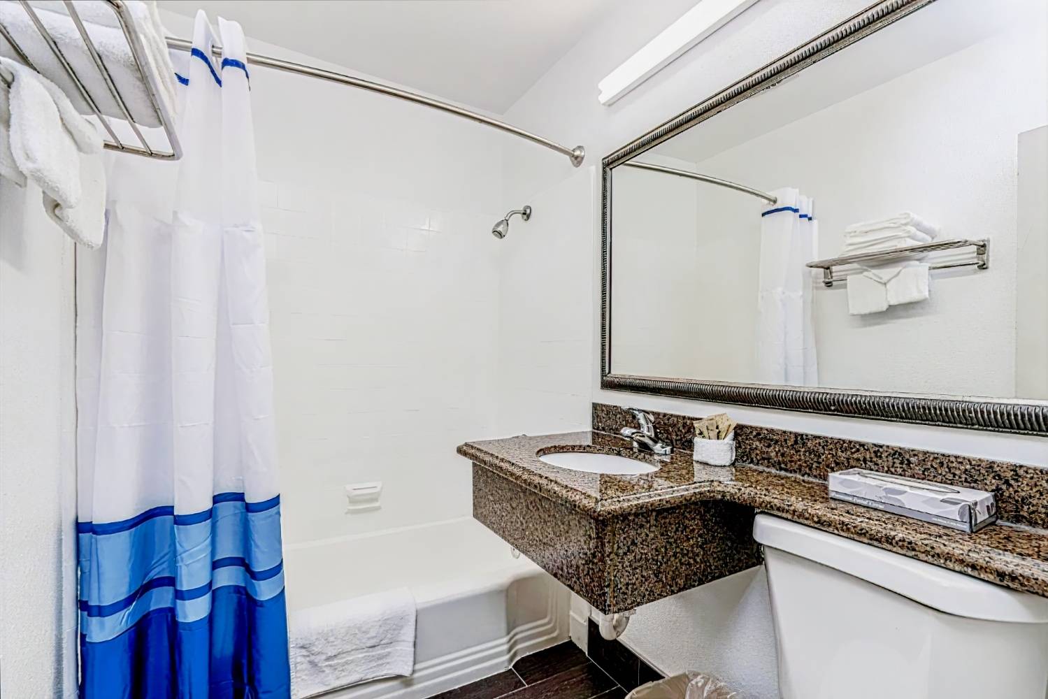 Pacific Inn and Suites-Convention Center-Gaslamp-Seaworld