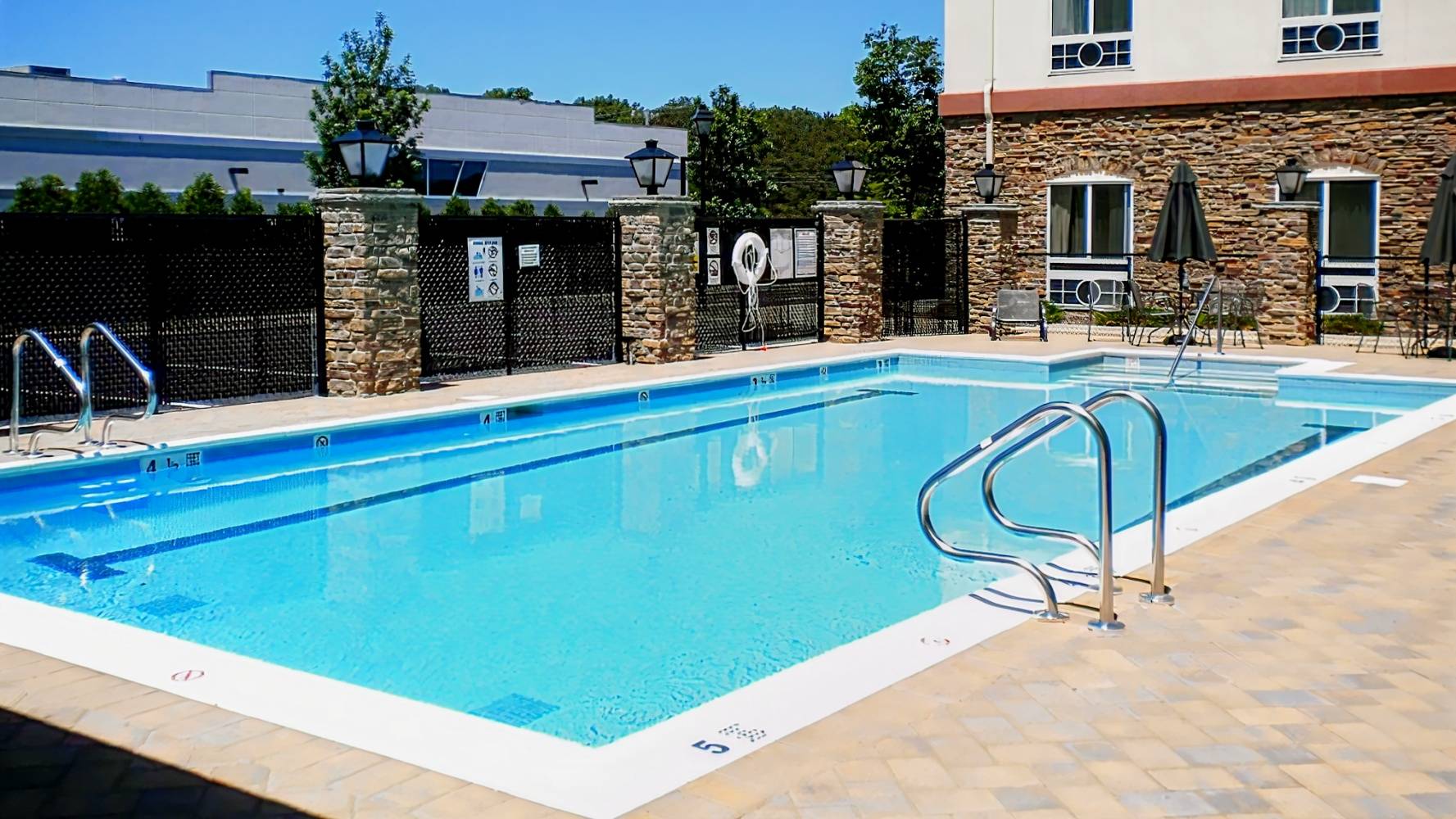 Holiday Inn Express Hotel & Suites East End