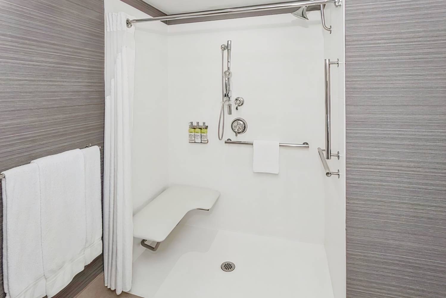 Holiday Inn Express Hotel & Suites East End