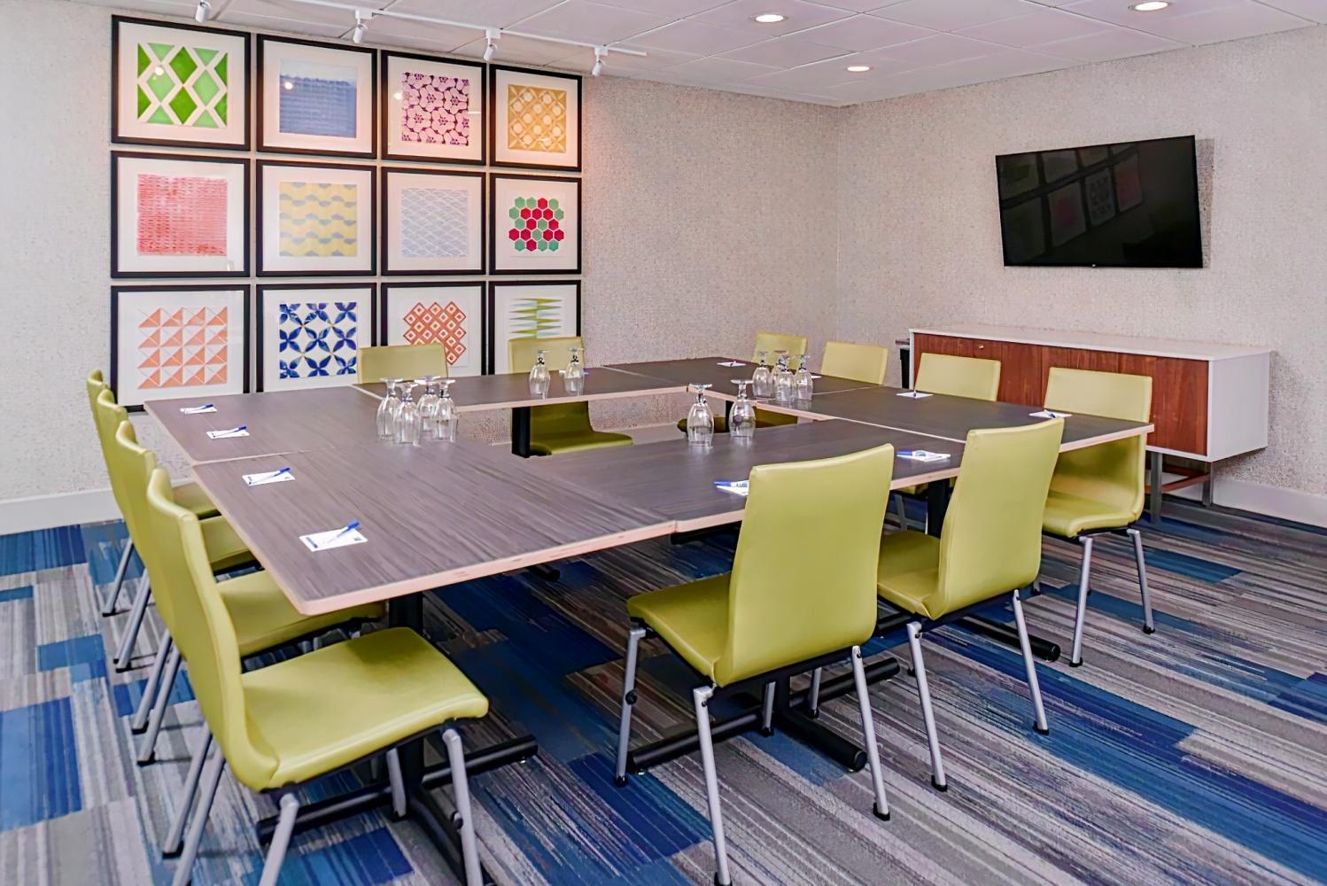 Holiday Inn Express Hotel and Suites Stevens Point