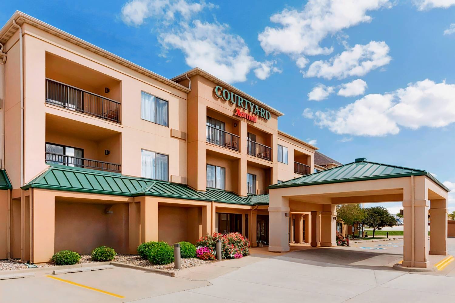 Courtyard by Marriott Bloomington Normal