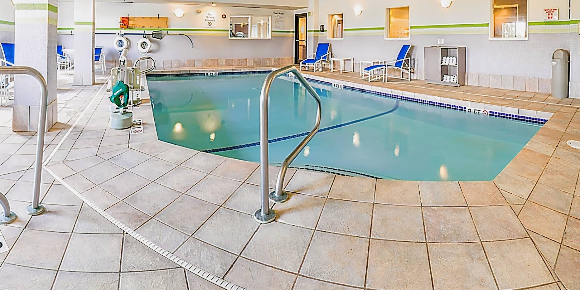 Holiday Inn Express Manchester Airport