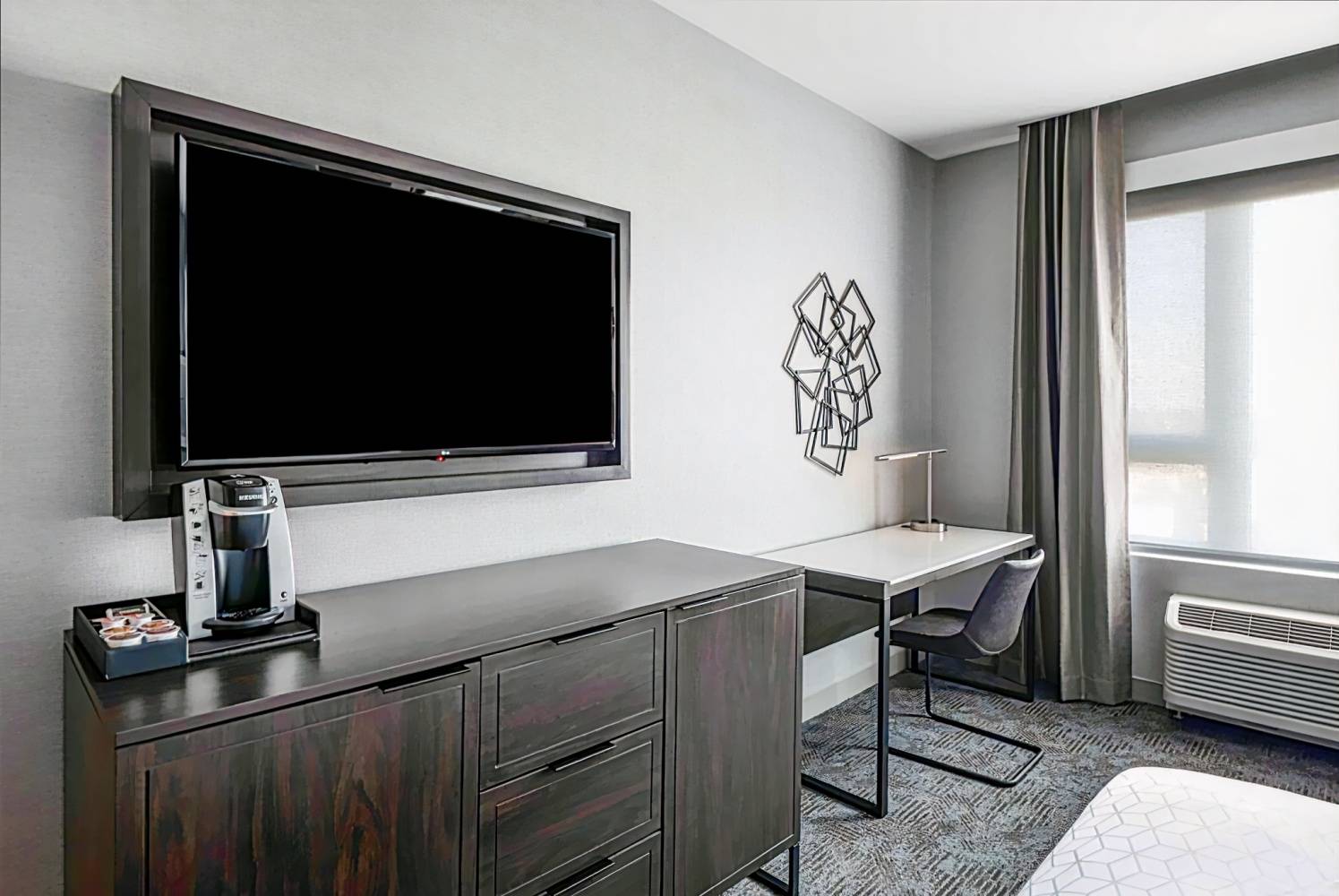 Holiday Inn Express Boston Logan Airport - Revere