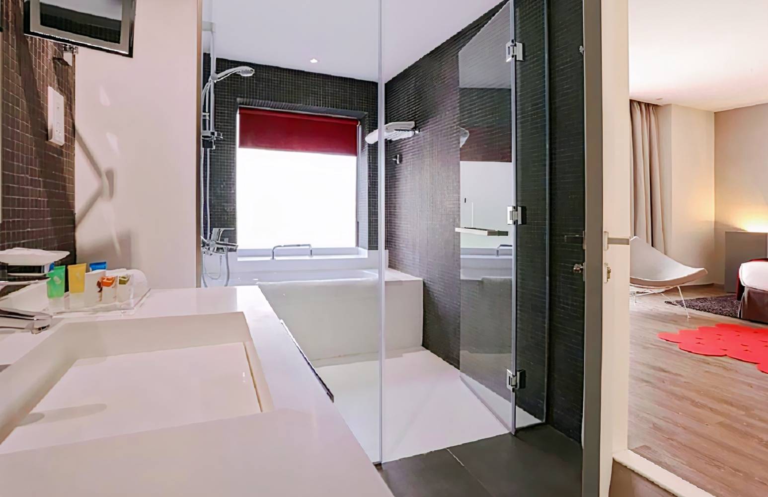 Ramada Hotel & Suites by Wyndham Dubai JBR