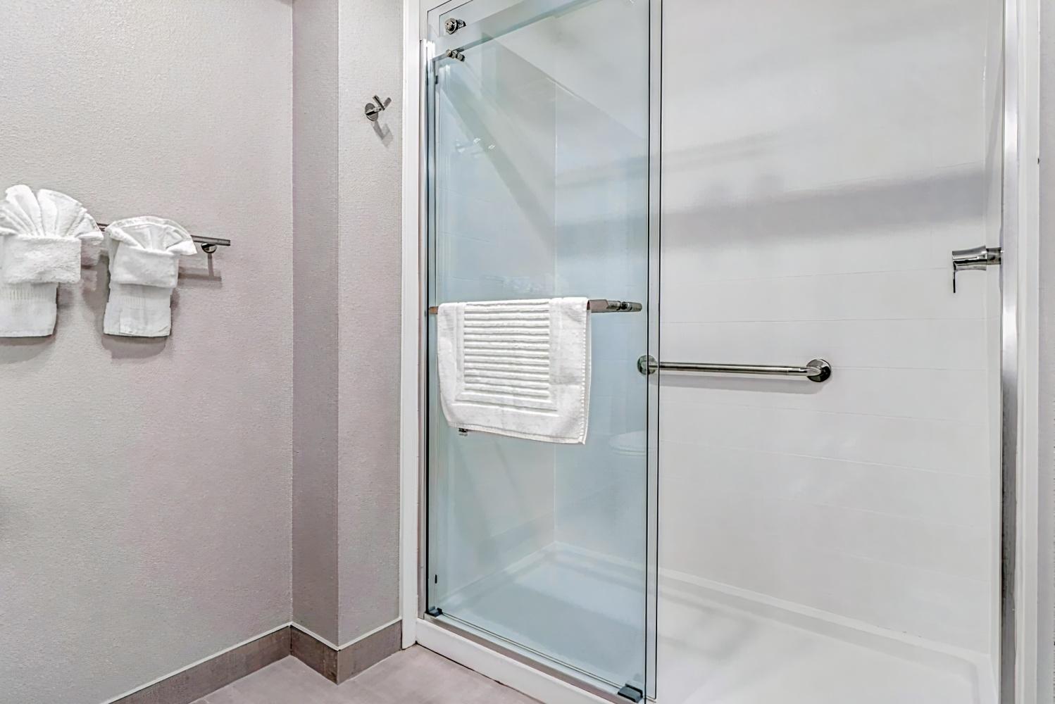 Comfort Inn & Suites Pacific – Auburn