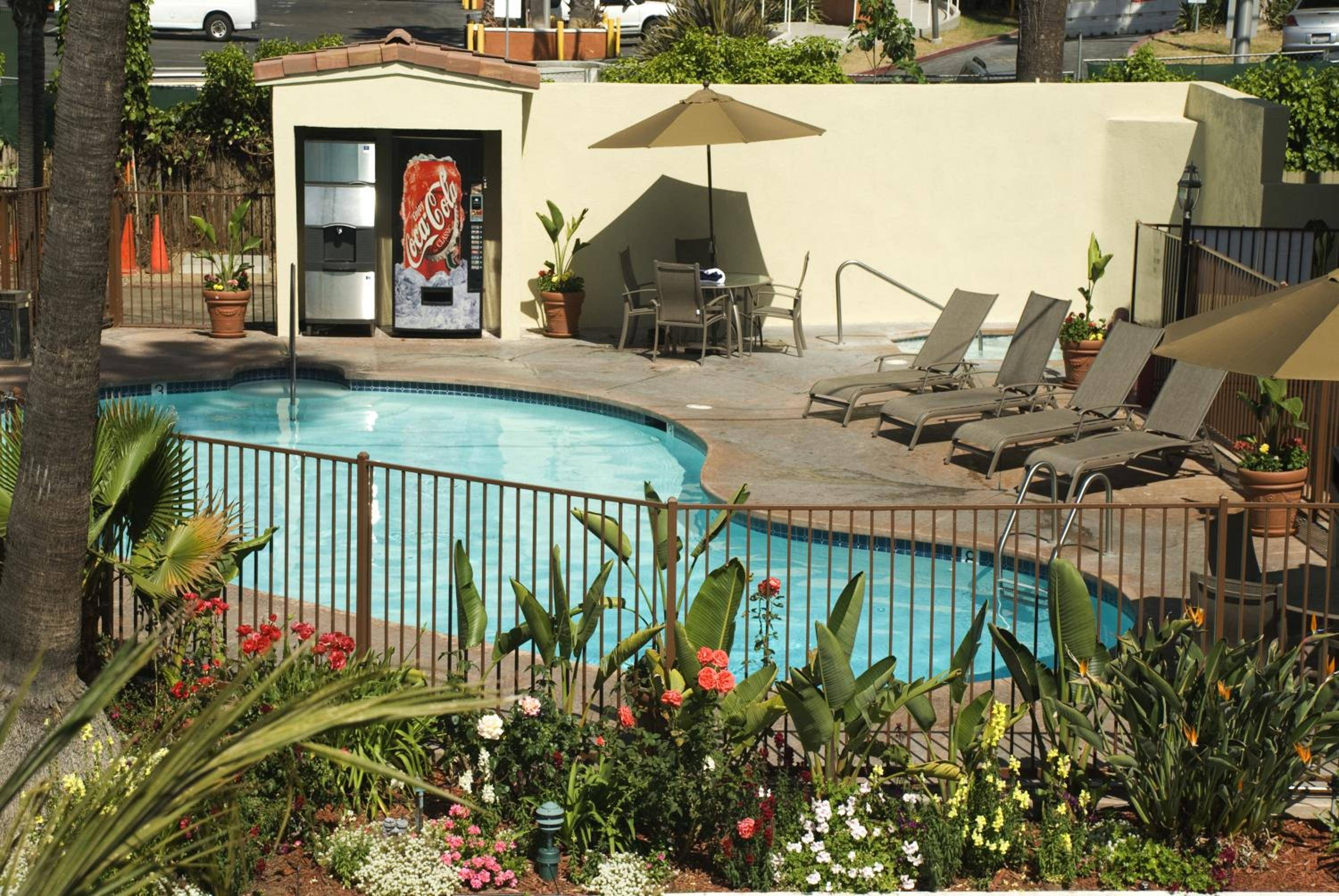 Hotel Iris - Mission Valley-San Diego Zoo-SeaWorld