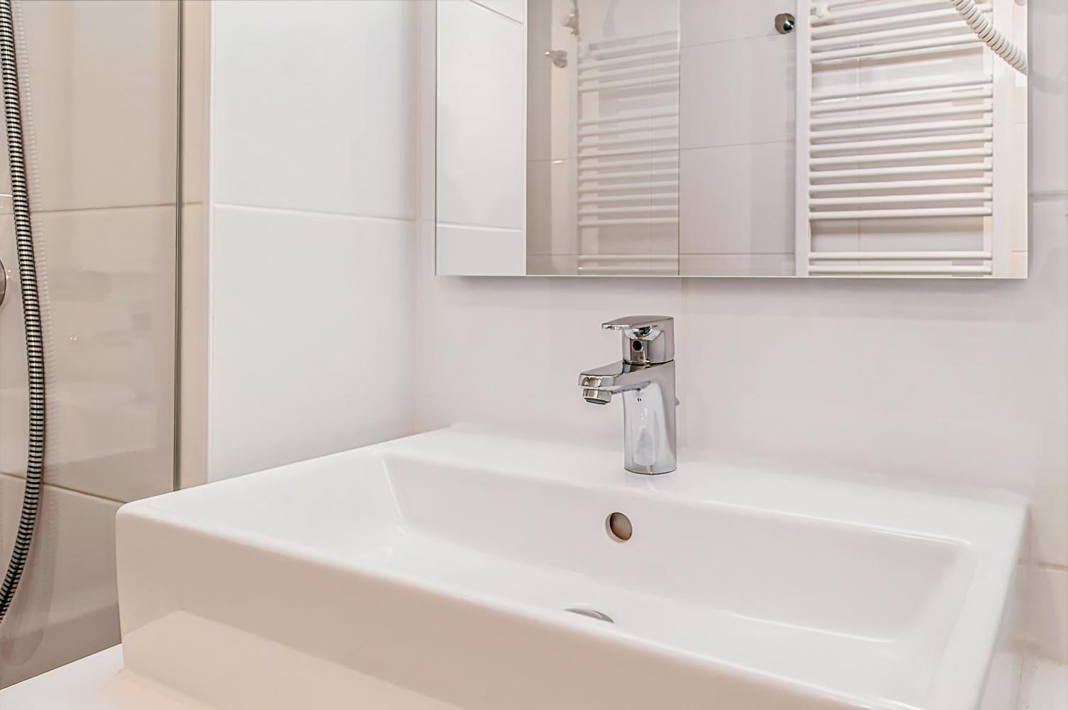 AYS Amsterdam Salthouse Canal