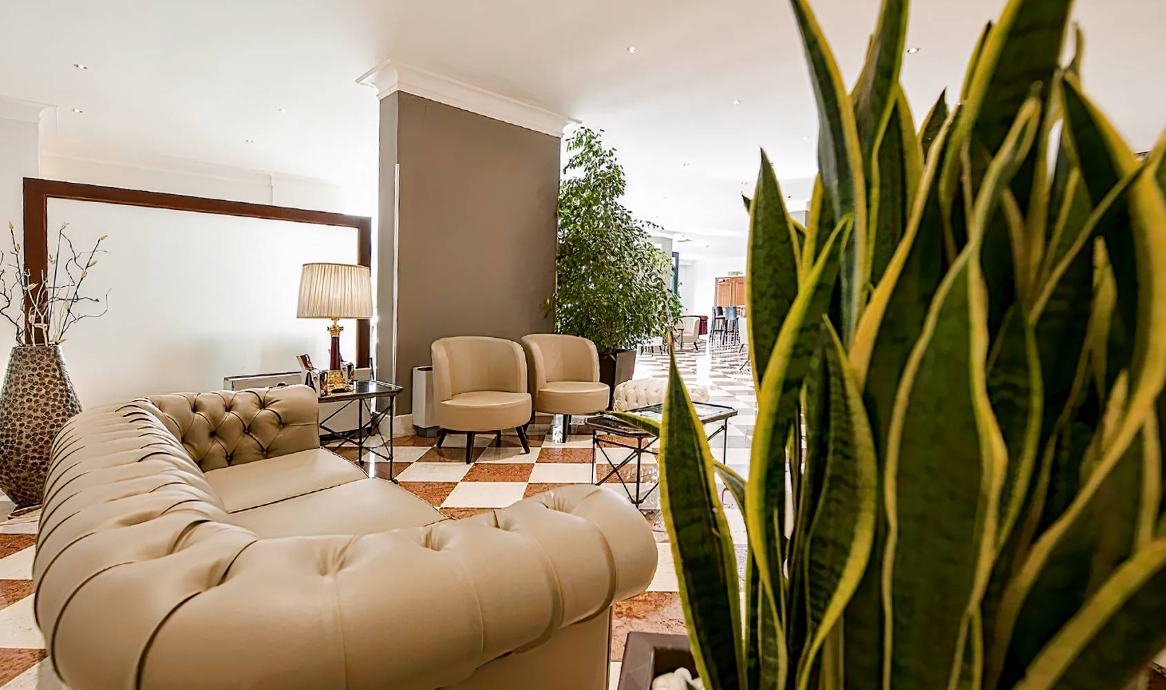 SHG HOTEL DE LA VILLE